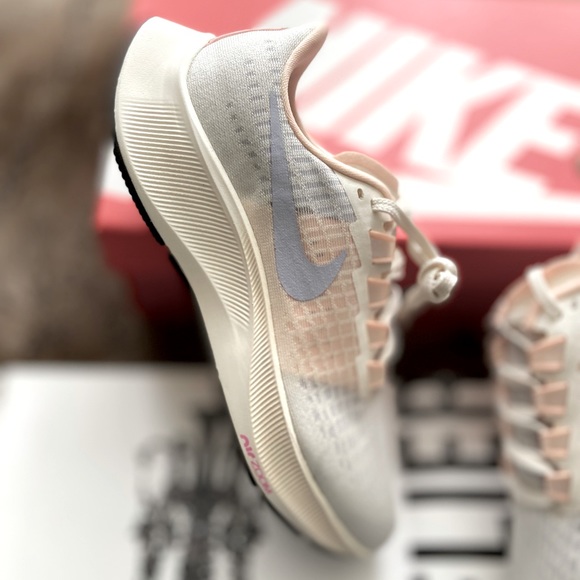 Nike Air Zoom Pegasus 37 - Picture 3 of 14